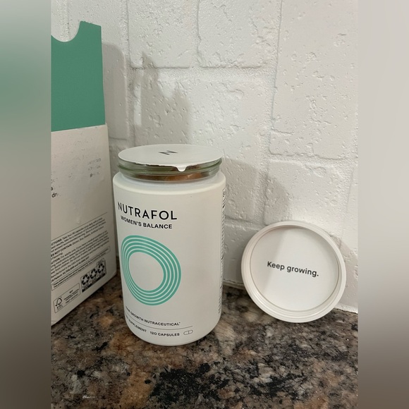 Nutrafol Women’s Balance Hair Growth Hair Thickening - Picture 2 of 7